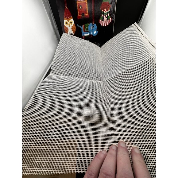 Vtg Bucilla Set Of 4 Toy Ornament Needlepoint Kit 60534 Incomplete READ MORE - Picture 8 of 9